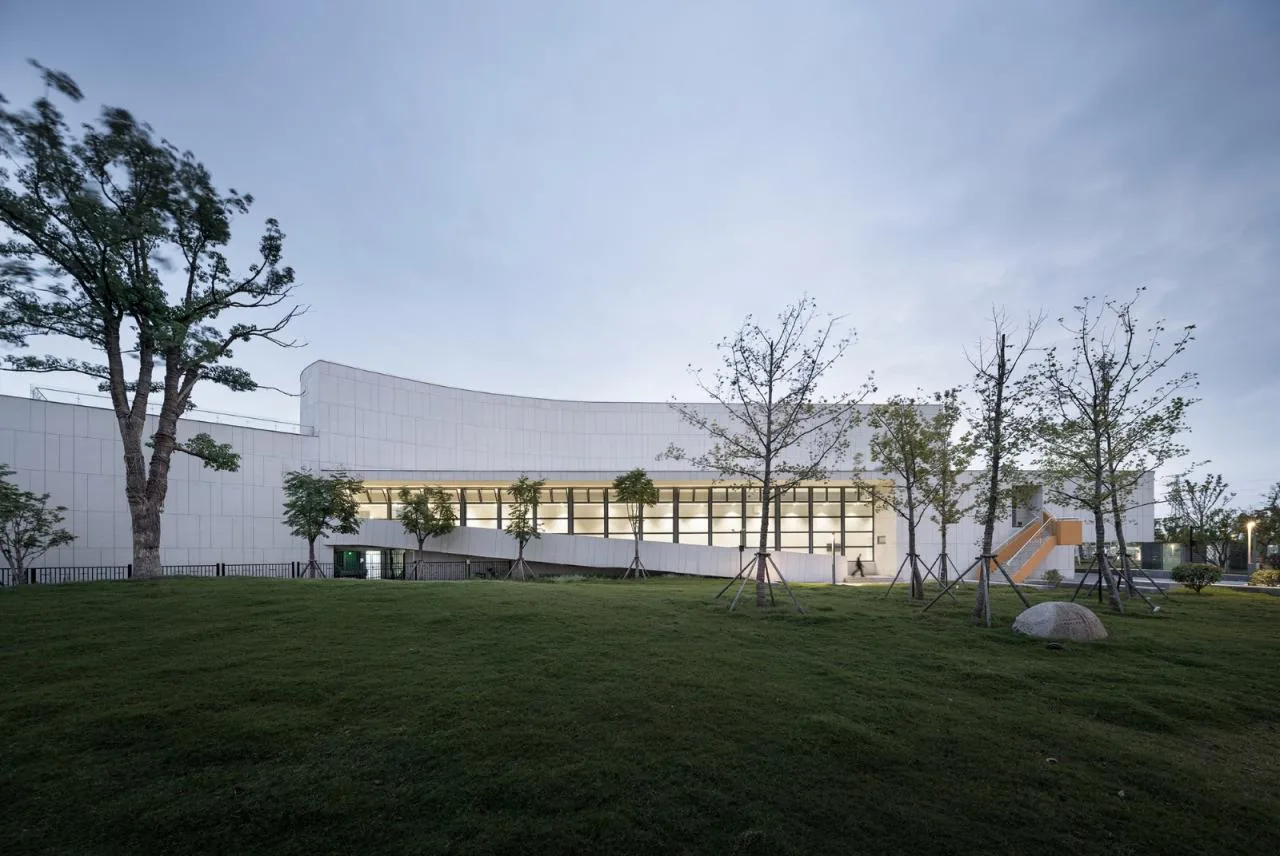 BIM Architecture | Jiangsu Jingjiang Senior High School New Campus/Rong Chaohui Studio