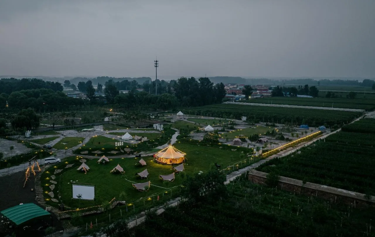 BIM Architecture | Madness is a Gift of Reason: Banquanzhiye Homestay and Campsite/Large Building