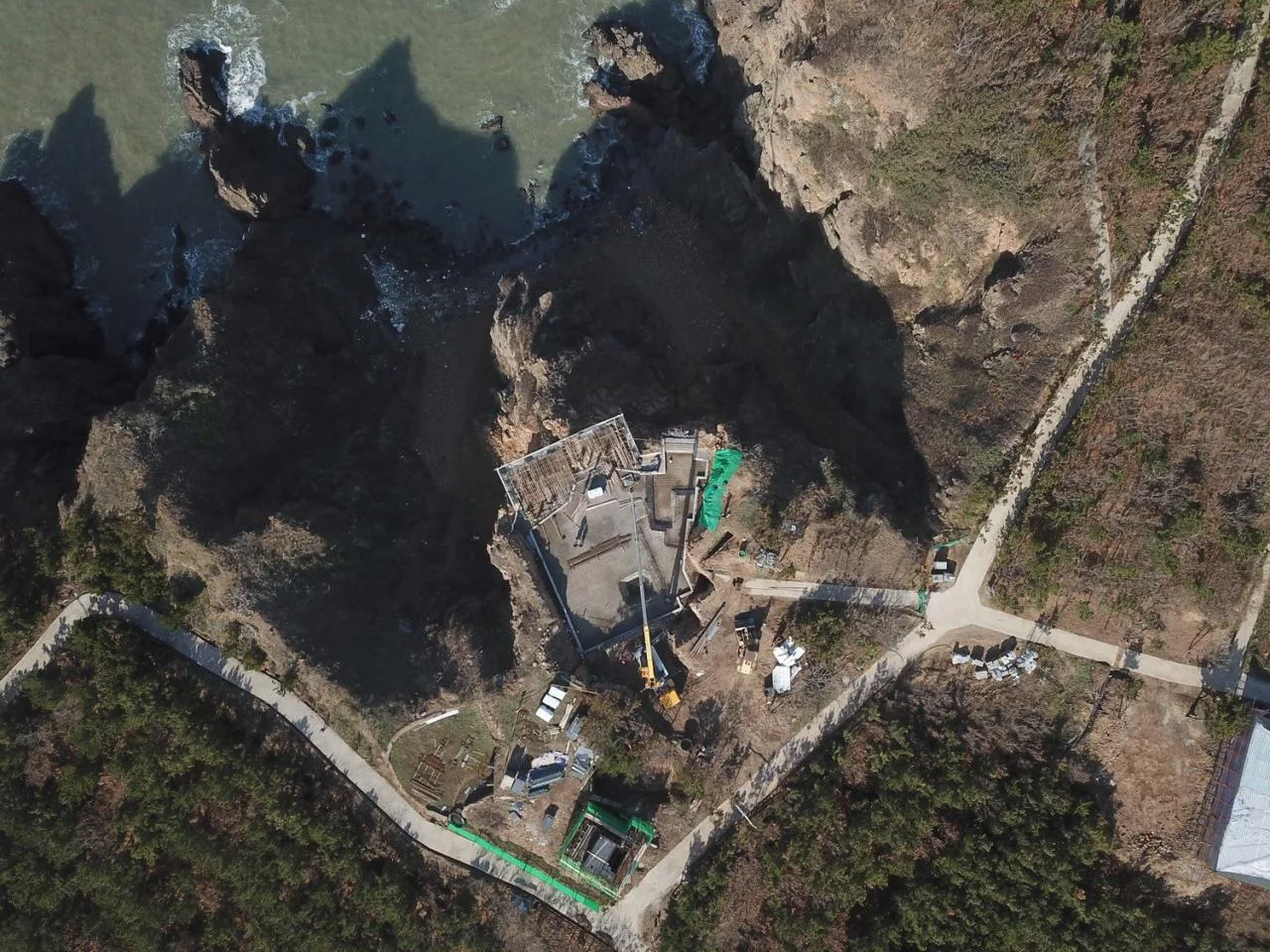 BIM Architecture | Cliff Top Cafe and Tower Residence • Architectural Firm (TAO)