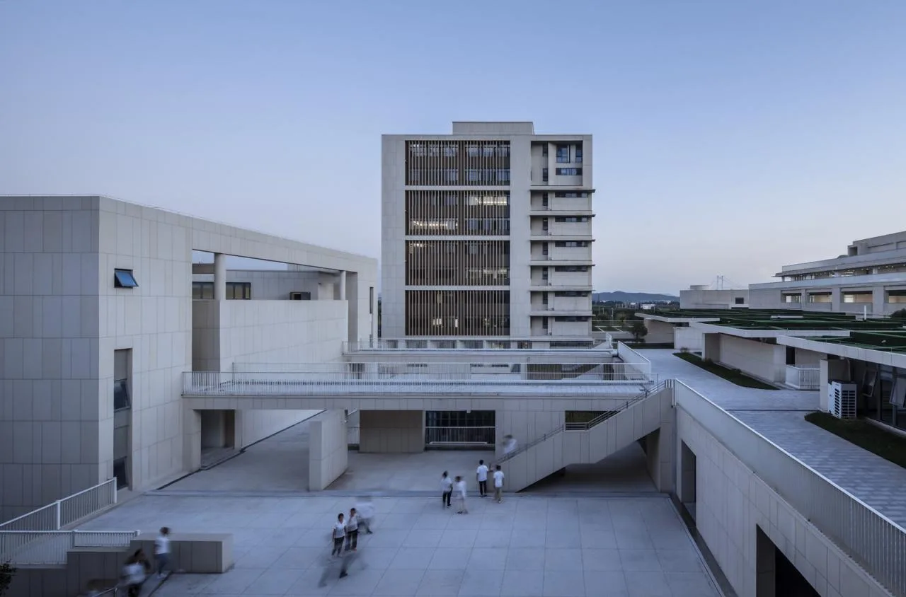 BIM Architecture | Jiangsu Jingjiang Senior High School New Campus/Rong Chaohui Studio