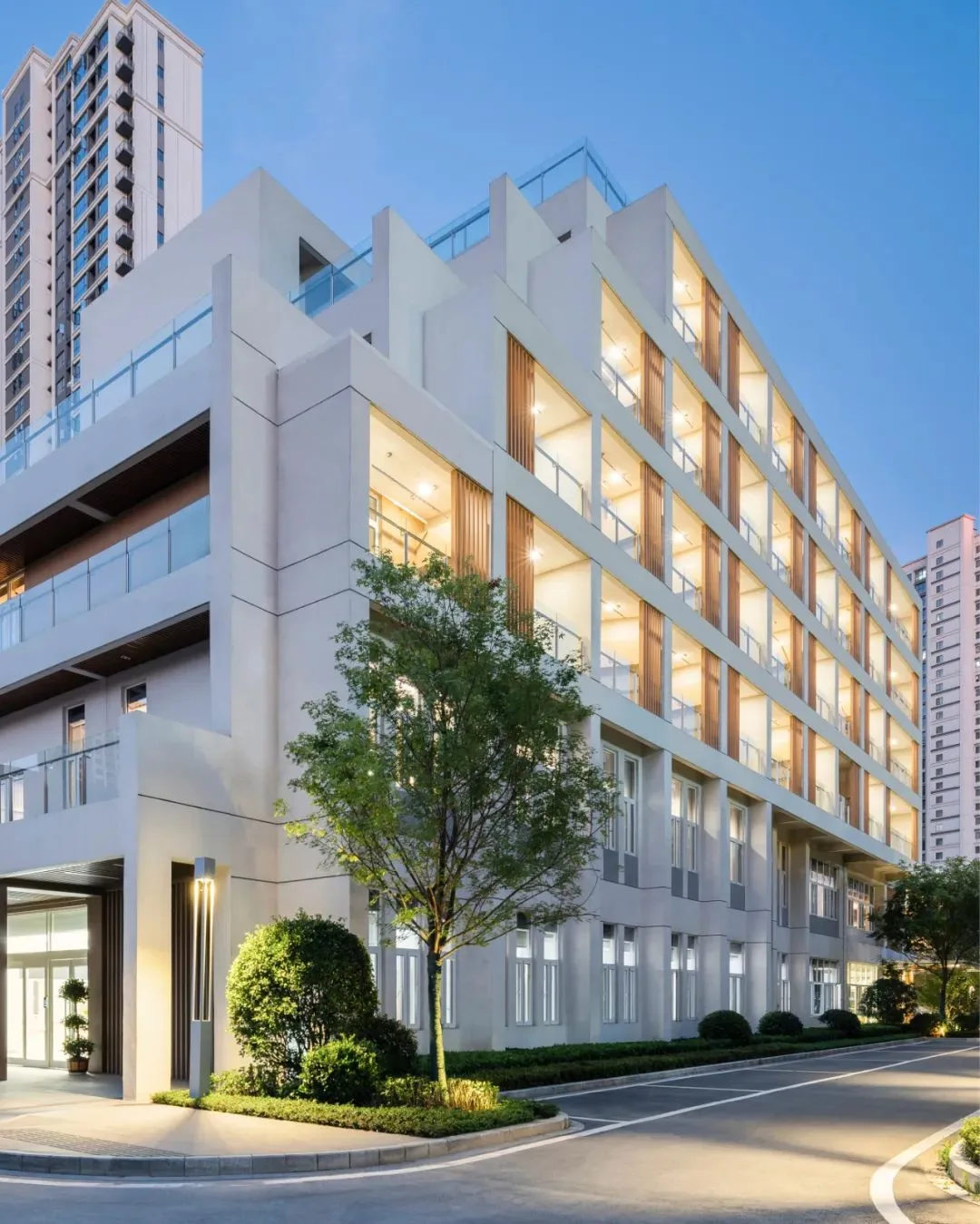 BIM Architecture | Interaction between Multi story Elderly Care Centers and External Environment - Boyuan Elderly Care Center/UUA
