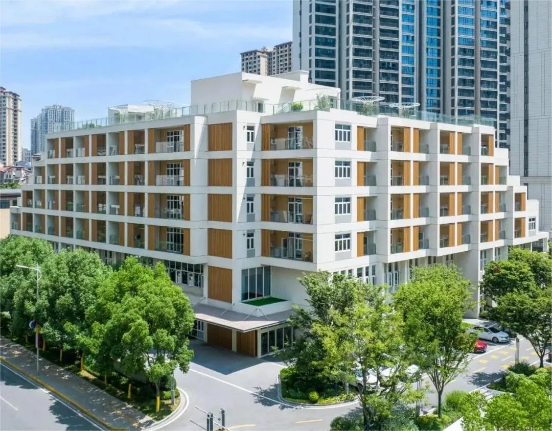 BIM Architecture | Interaction between Multi story Elderly Care Centers and External Environment - Boyuan Elderly Care Center/UUA