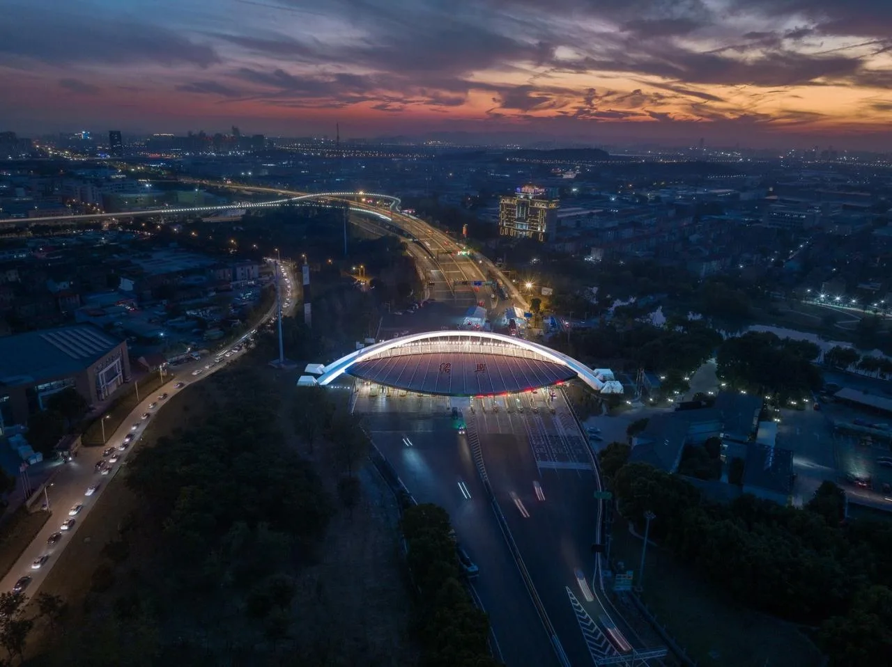 BIM Architecture | Hangzhou Ningbo Expressway Shaoxing Toll Station/Ren Tian Architecture