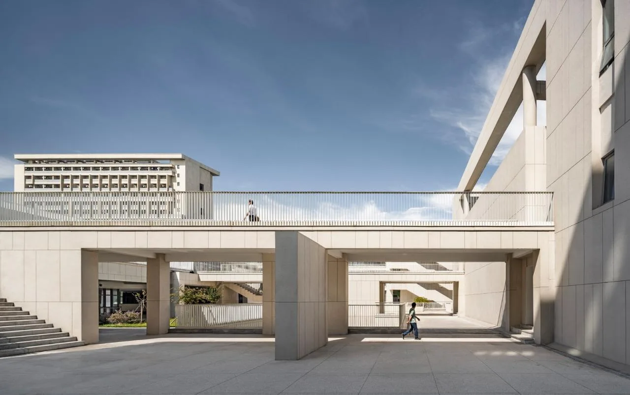 BIM Architecture | Jiangsu Jingjiang Senior High School New Campus/Rong Chaohui Studio