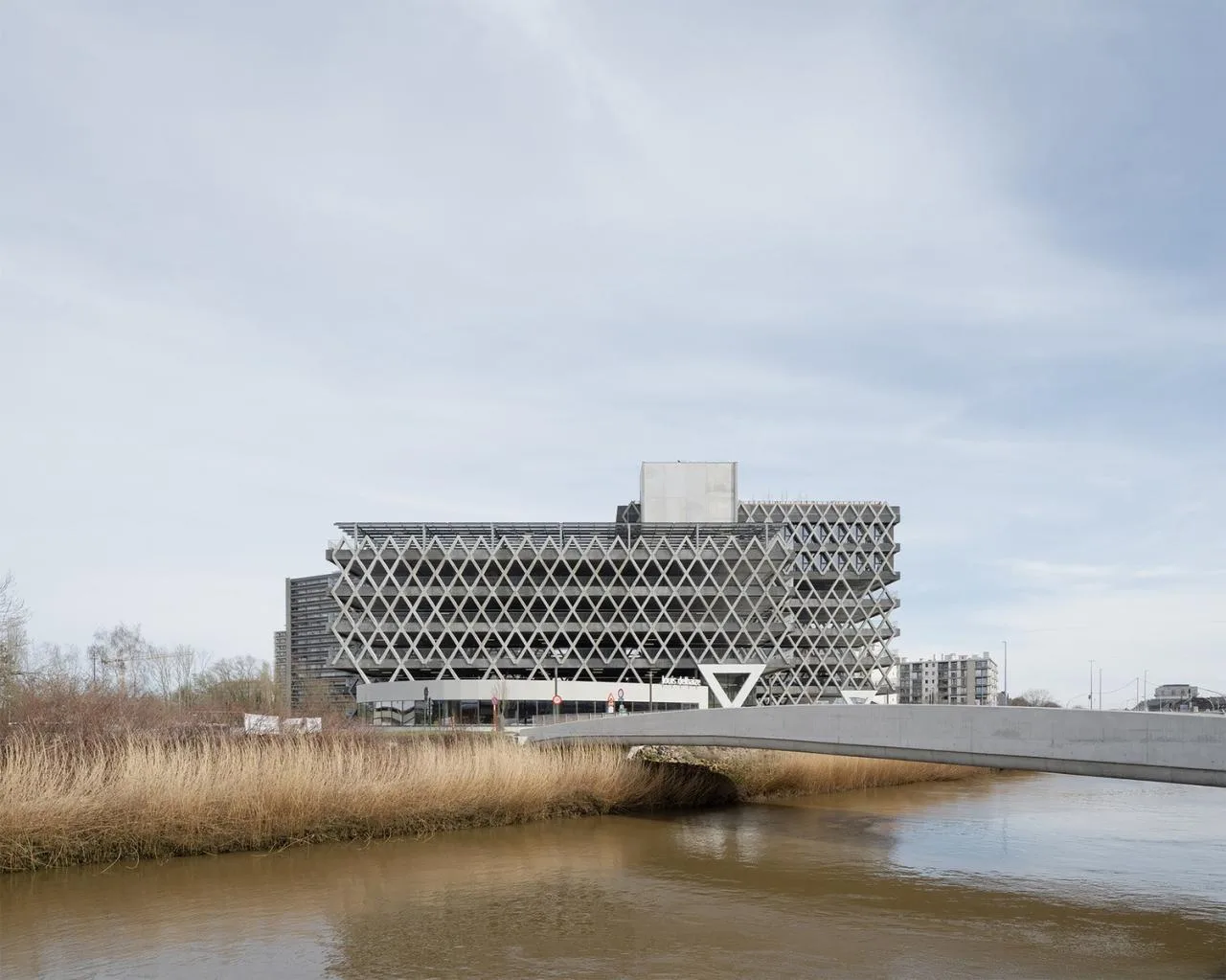 BIM Architecture | Easestip Transportation Center/Archipelago+POLO