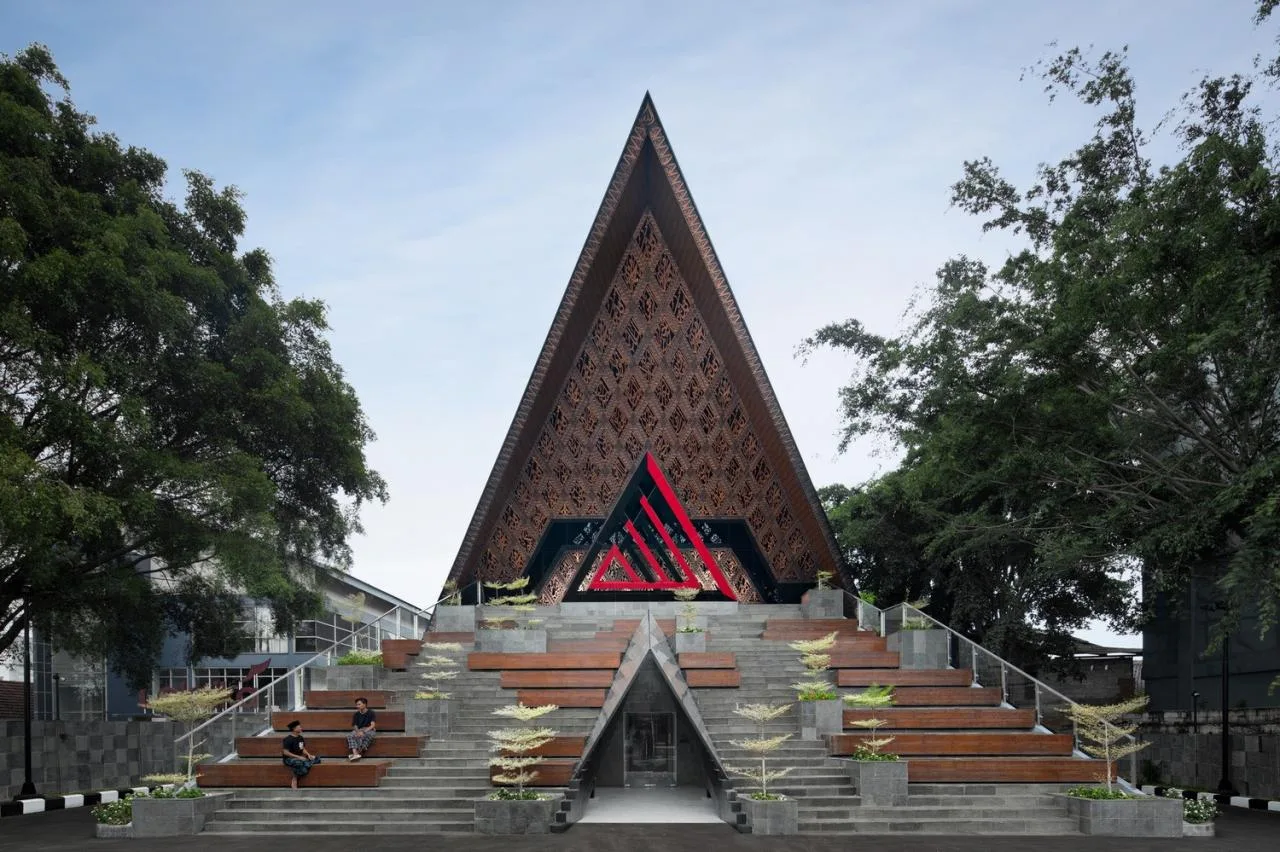 BIM architecture | hollowing out, allowing light to enter the mosque At Taufik/JOSO