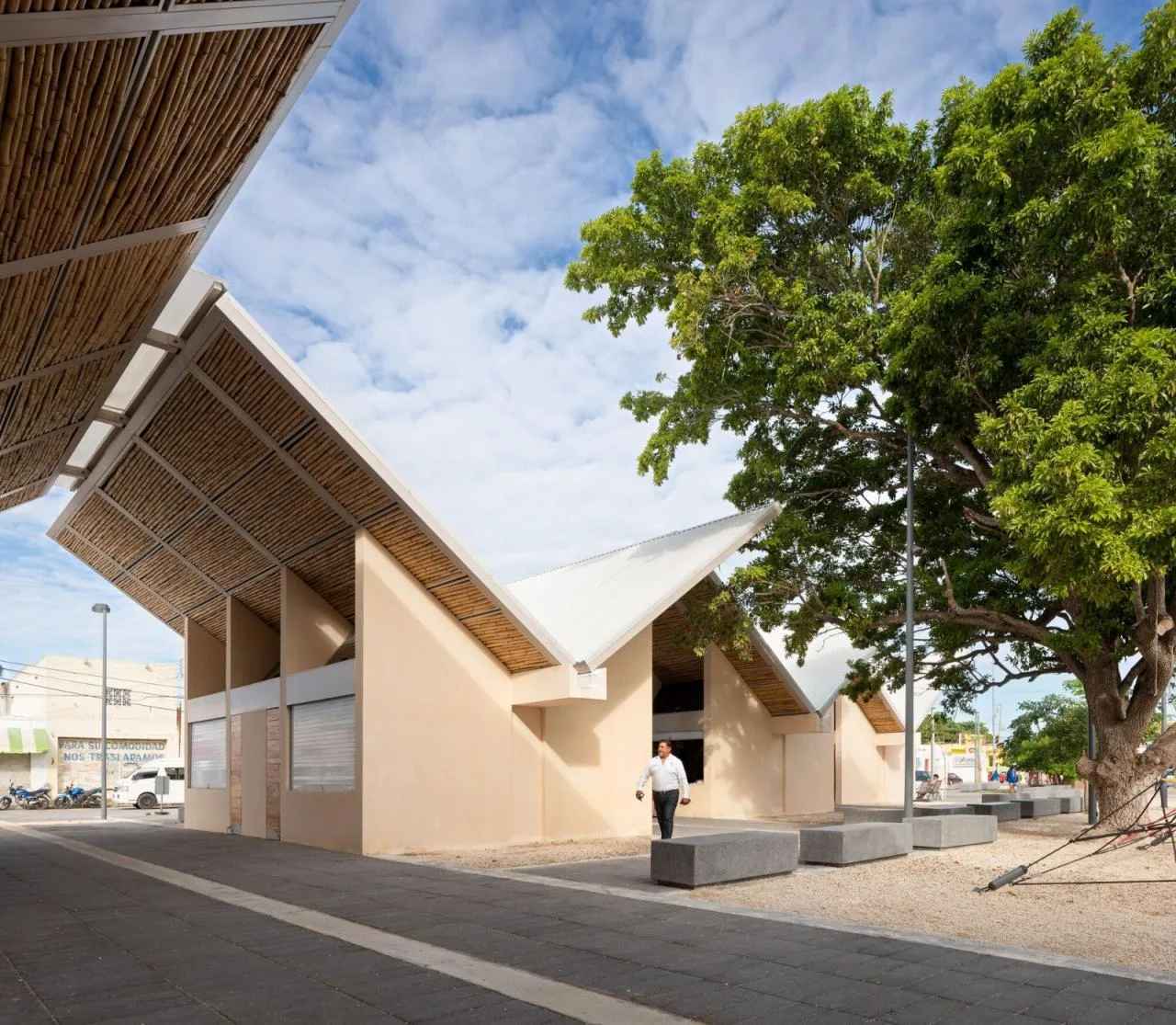 BIM Architecture | Shaded Space, Stand for Cooling: Chicxulub Square/Estudio MMX