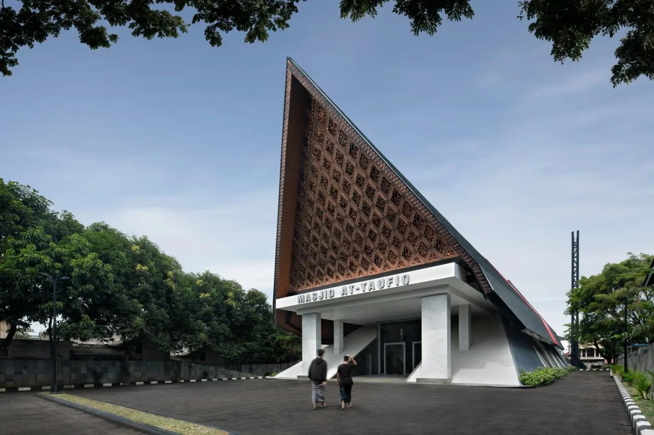 BIM architecture | hollowing out, allowing light to enter the mosque At Taufik/JOSO
