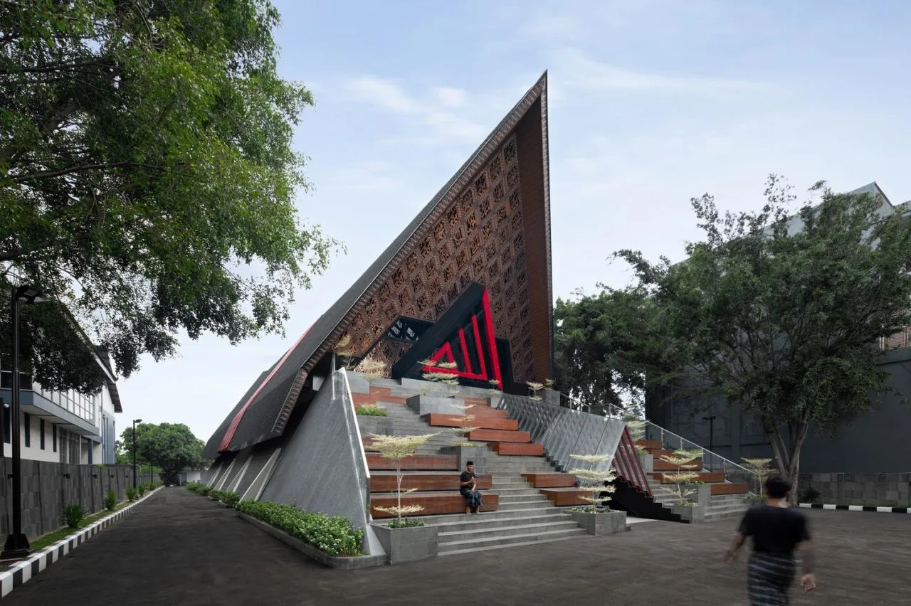 BIM architecture | hollowing out, allowing light to enter the mosque At Taufik/JOSO