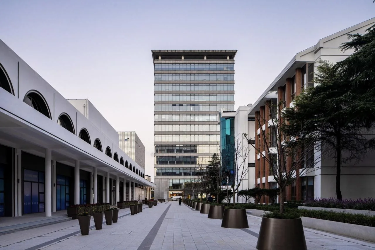BIM Architecture | Shanghai Lifeng Plaza YOUNG PARK: New Opening of Magic City Sci Tech Innovation Vitality Community/San Yi Architectural Design