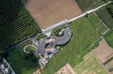 BIM Architecture: Western Sichuan Design Meets Taoist Culture in “Qingcheng Pushe Family Resort Hotel” – Winner of the 2023 Golden Panda Tianfu Creative Design Award-BIM WORLD