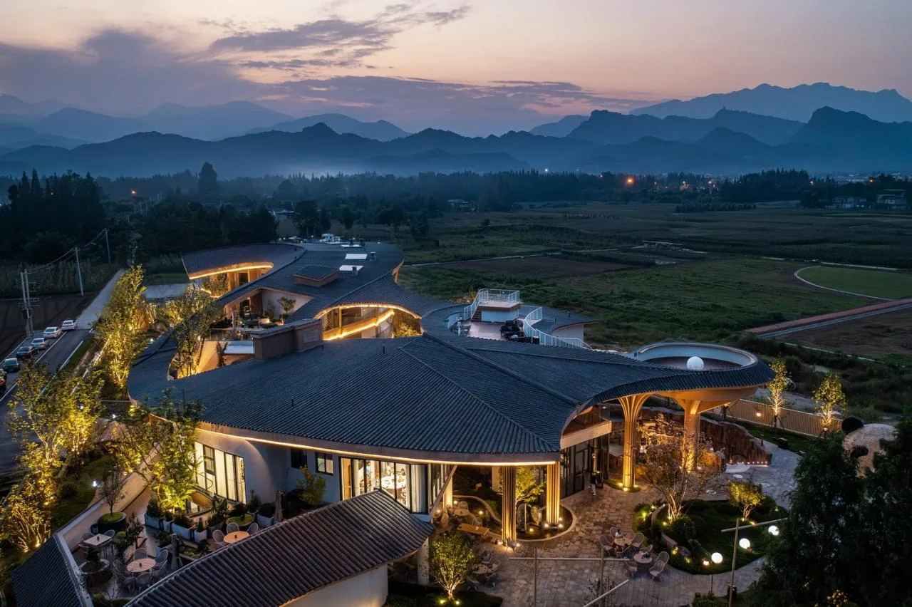 BIM Architecture | Integration of Western Sichuan Architecture and Taoist Culture / Qingcheng Pushe Family Resort Hotel - 2023 Golden Panda Tianfu Creative Design Award Winner