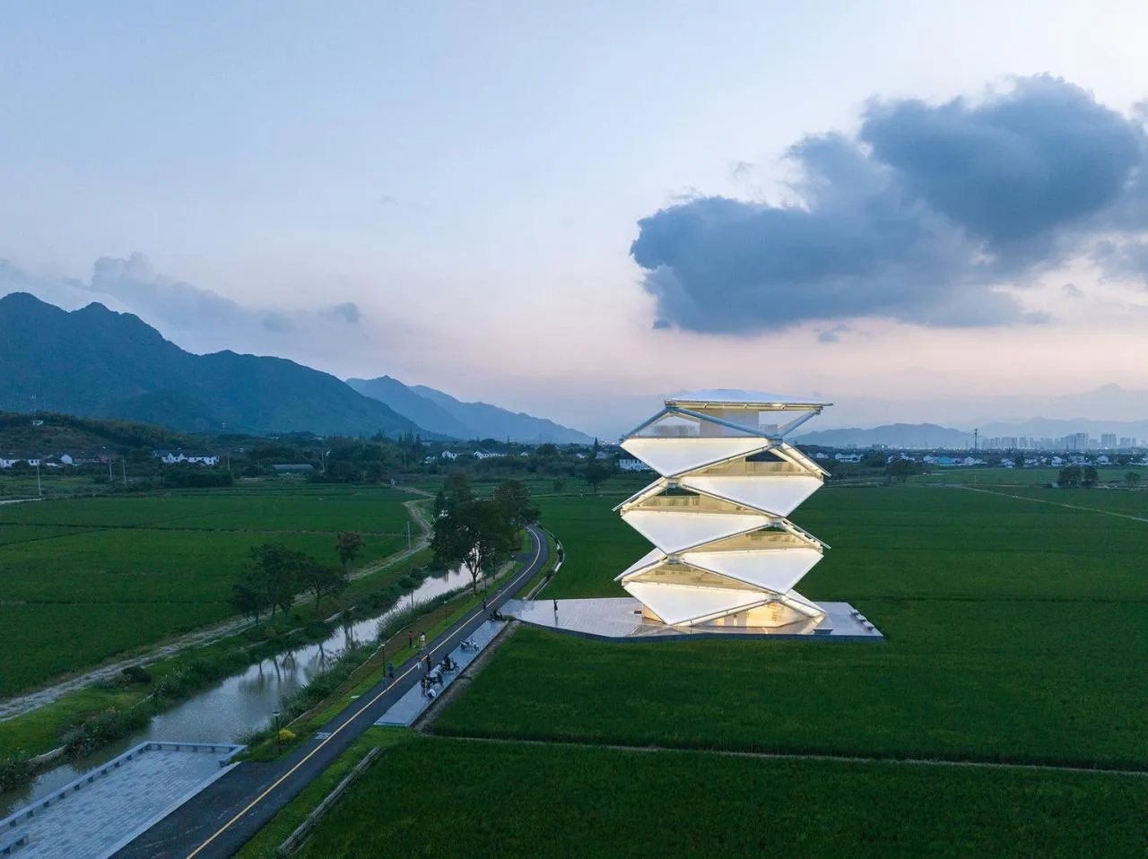 BIM Architecture | Lighthouse on Rice Fields/Lin Zaiguo Studio of China Electric Power Construction East China Institute