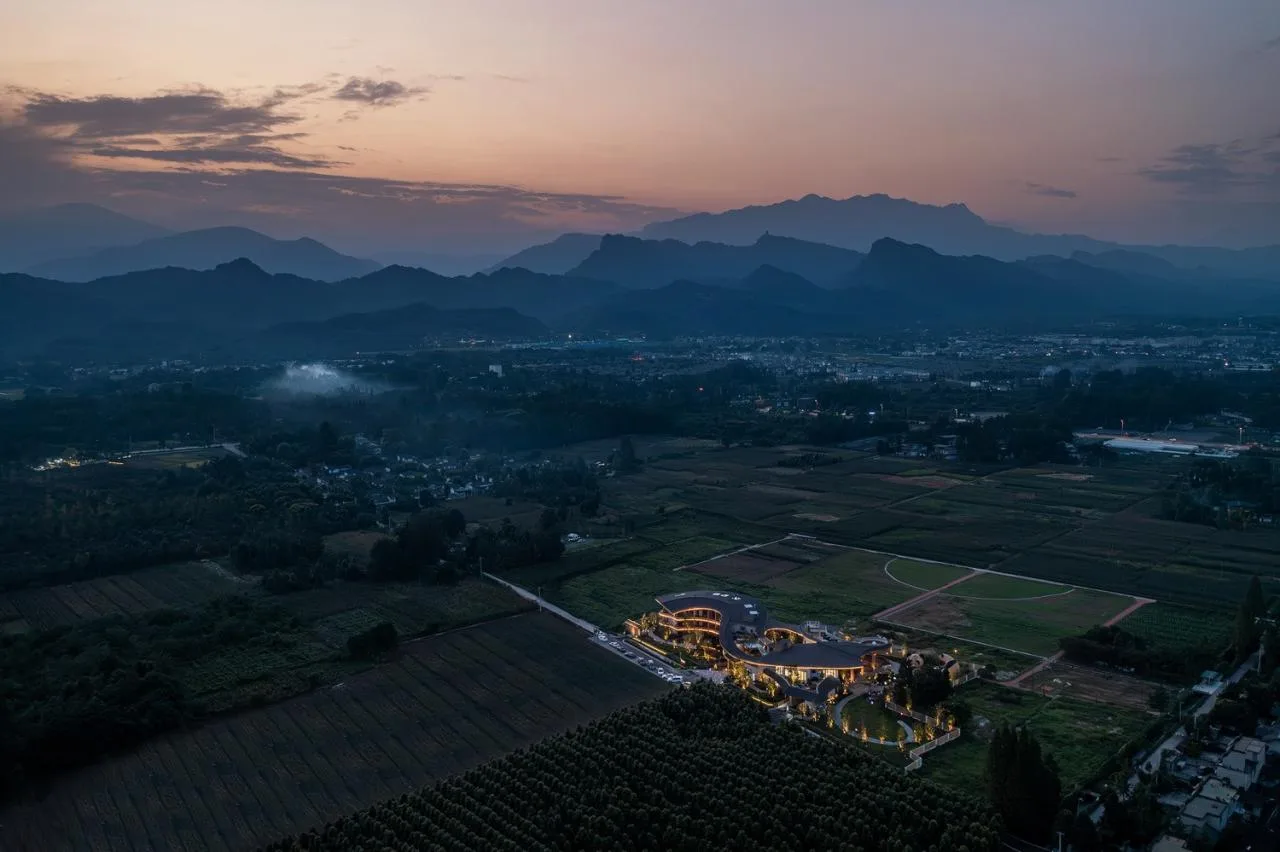 BIM Architecture | Integration of Western Sichuan Architecture and Taoist Culture / Qingcheng Pushe Family Resort Hotel - 2023 Golden Panda Tianfu Creative Design Award Winner
