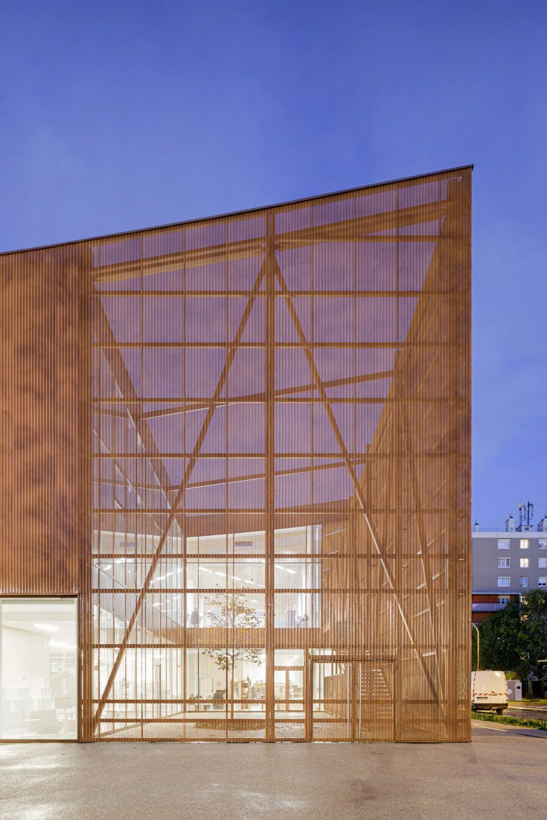 BIM Architecture | Sainte Geneviève des Bois Media Library/Archi5+Calmm Architecture