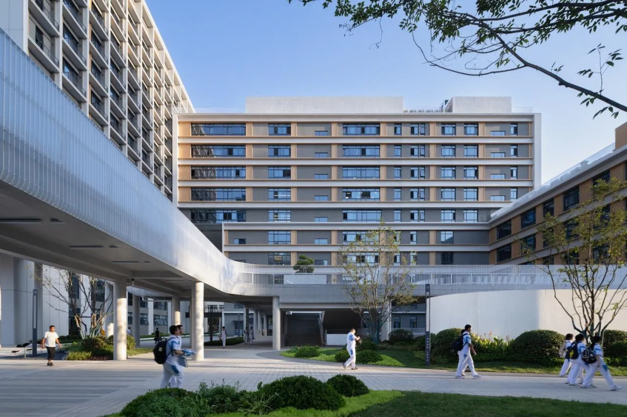 BIM Architecture | Renovation and Expansion of Xi'an High tech No.1 Middle School (High School Division)/Qu Peiqing Studio of China Northwest Architectural Design and Research Institute