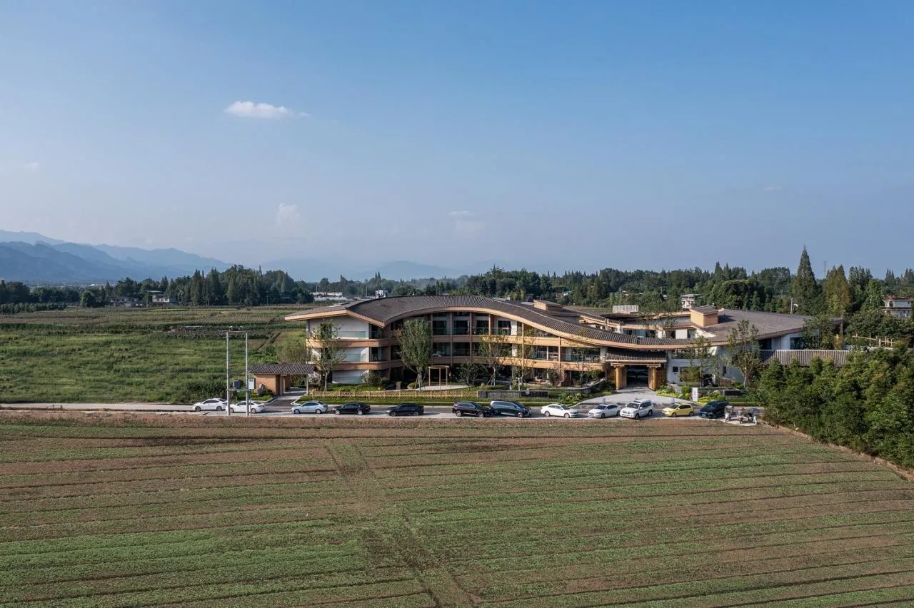 BIM Architecture | Integration of Western Sichuan Architecture and Taoist Culture / Qingcheng Pushe Family Resort Hotel - 2023 Golden Panda Tianfu Creative Design Award Winner