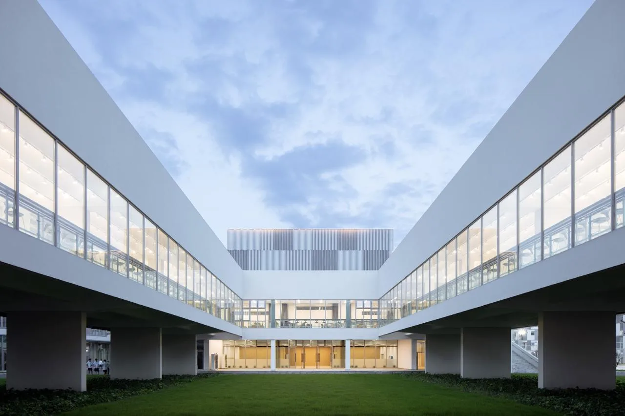 BIM Architecture | Gulin Vocational High School in Ningbo City: Infinite Script for Youth/ARCHIS Architectural Design Firm