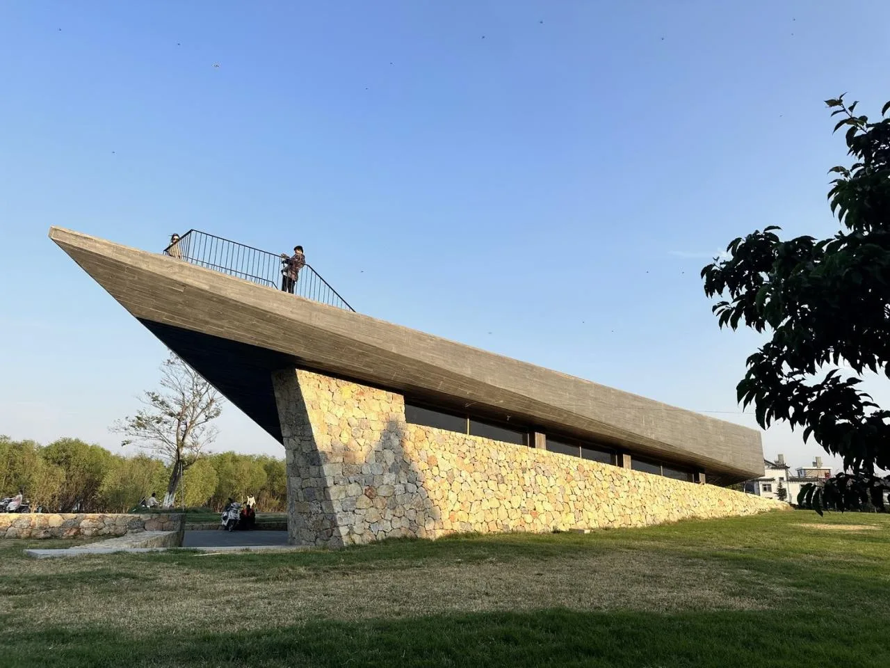 BIM Architecture | Micro Terrain: Dali Erhai Xiaoyizhuang Ecological Station - Meng Fanhao/Line+Architectural Firm