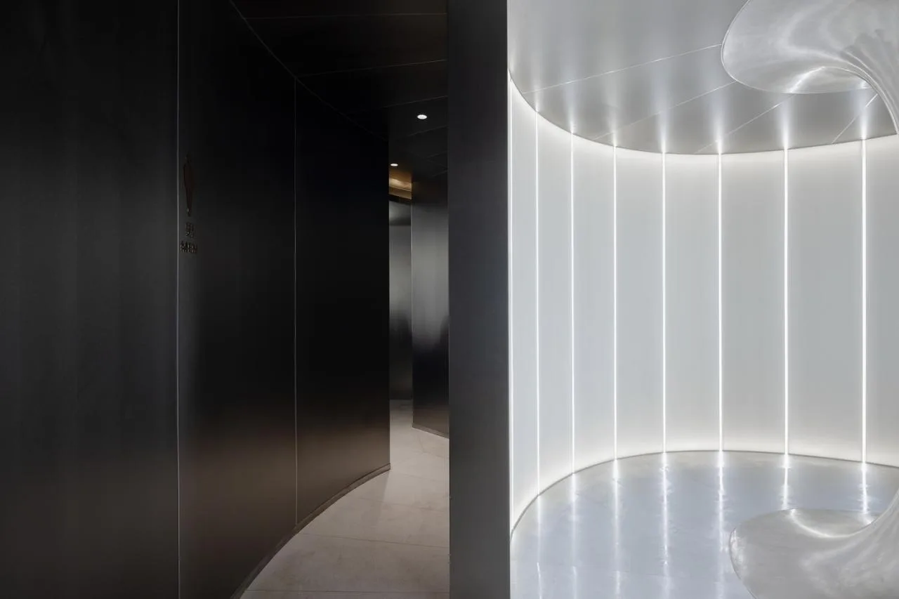 Restroom design at Yunhai Station