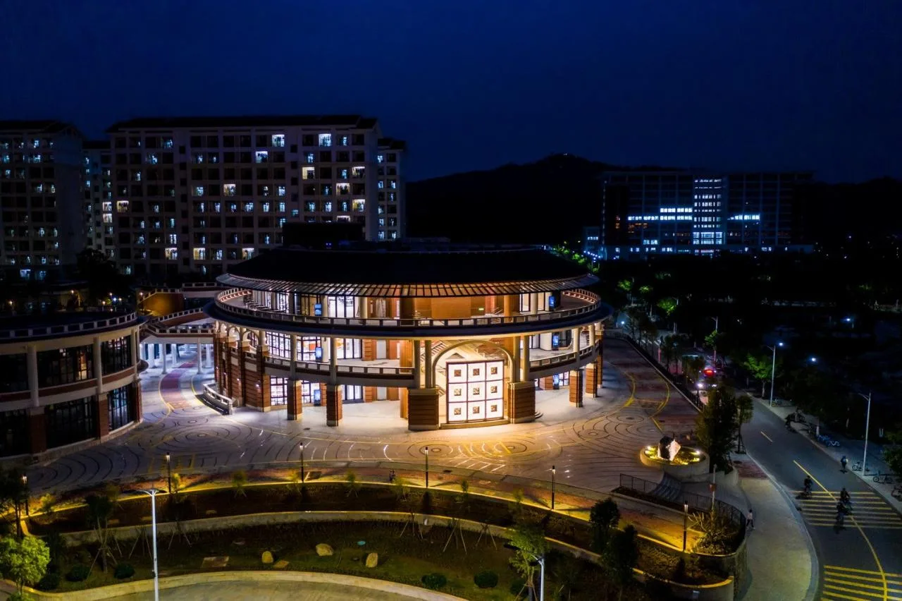 BIM Architecture | Xiamen University Xiang'an Campus Central Student Canteen (Siyuan Restaurant)/Xiamen University Architectural Design and Research Institute Co., Ltd. (AUAD)