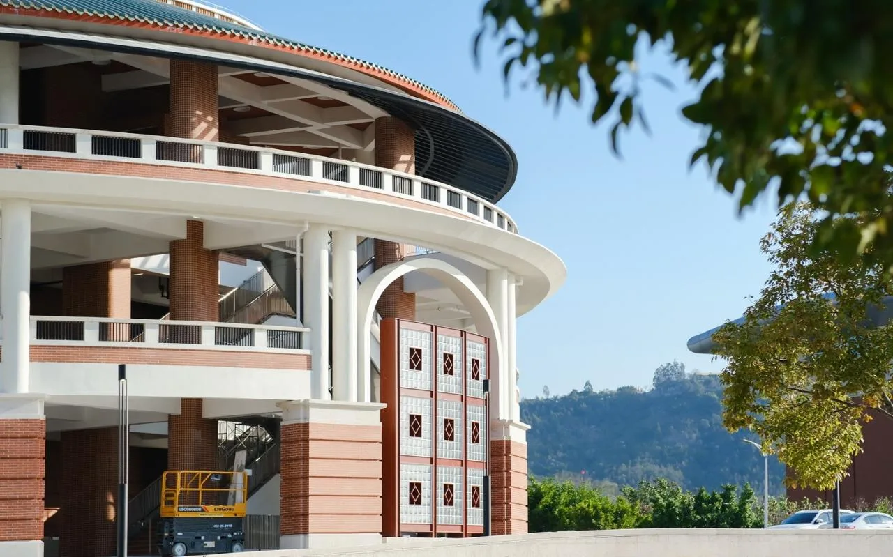 BIM Architecture | Xiamen University Xiang'an Campus Central Student Canteen (Siyuan Restaurant)/Xiamen University Architectural Design and Research Institute Co., Ltd. (AUAD)