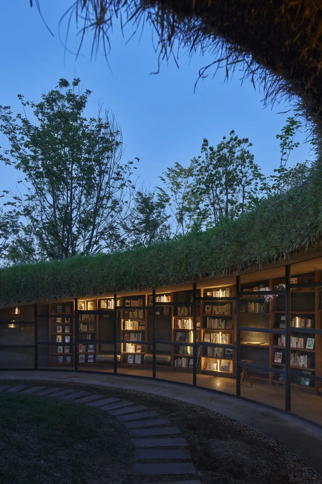 BIM Architecture | Clearing Fields on Sunny Days and Reading Books on Rainy Days, Farmers' Earth Library/Nakamura Taki Architectural Firm&  NAP