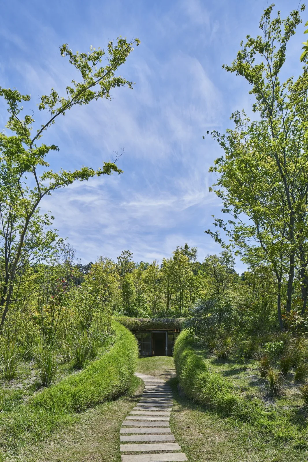 BIM Architecture | Clearing Fields on Sunny Days and Reading Books on Rainy Days, Farmers' Earth Library/Nakamura Taki Architectural Firm&  NAP