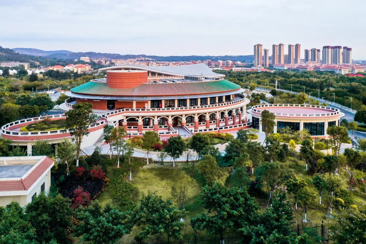 BIM Architecture | Xiamen University Xiang'an Campus Central Student Canteen (Siyuan Restaurant)/Xiamen University Architectural Design and Research Institute Co., Ltd. (AUAD)