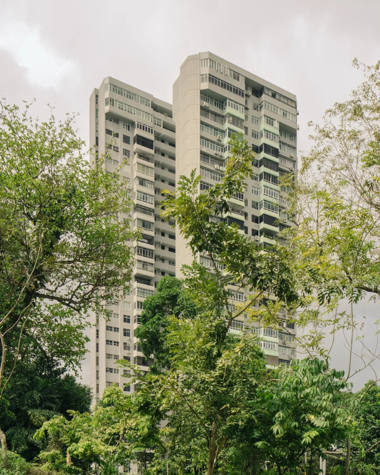 BIM Architecture | Home of Vibrant Colors: Renovation of Brutalist Apartments/SPARK in Singapore