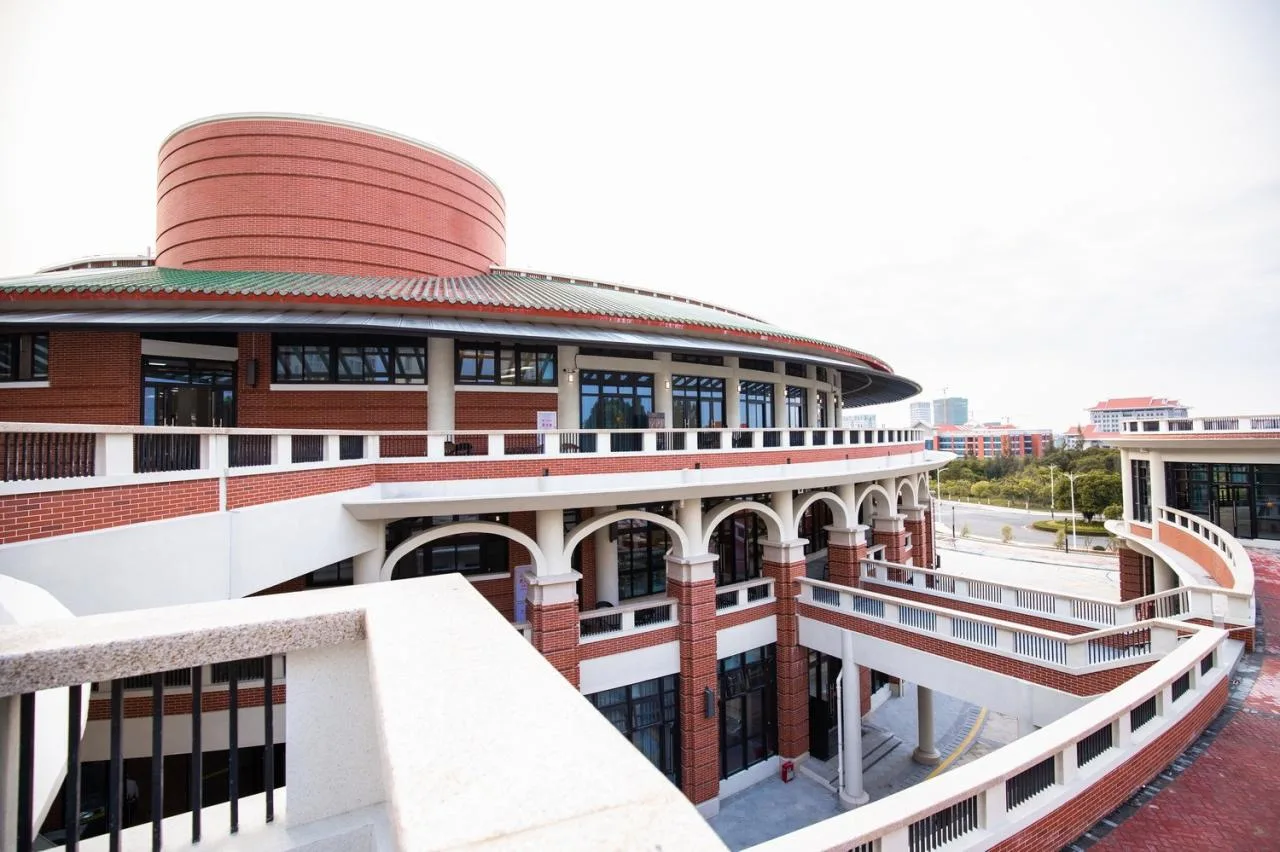 BIM Architecture | Xiamen University Xiang'an Campus Central Student Canteen (Siyuan Restaurant)/Xiamen University Architectural Design and Research Institute Co., Ltd. (AUAD)