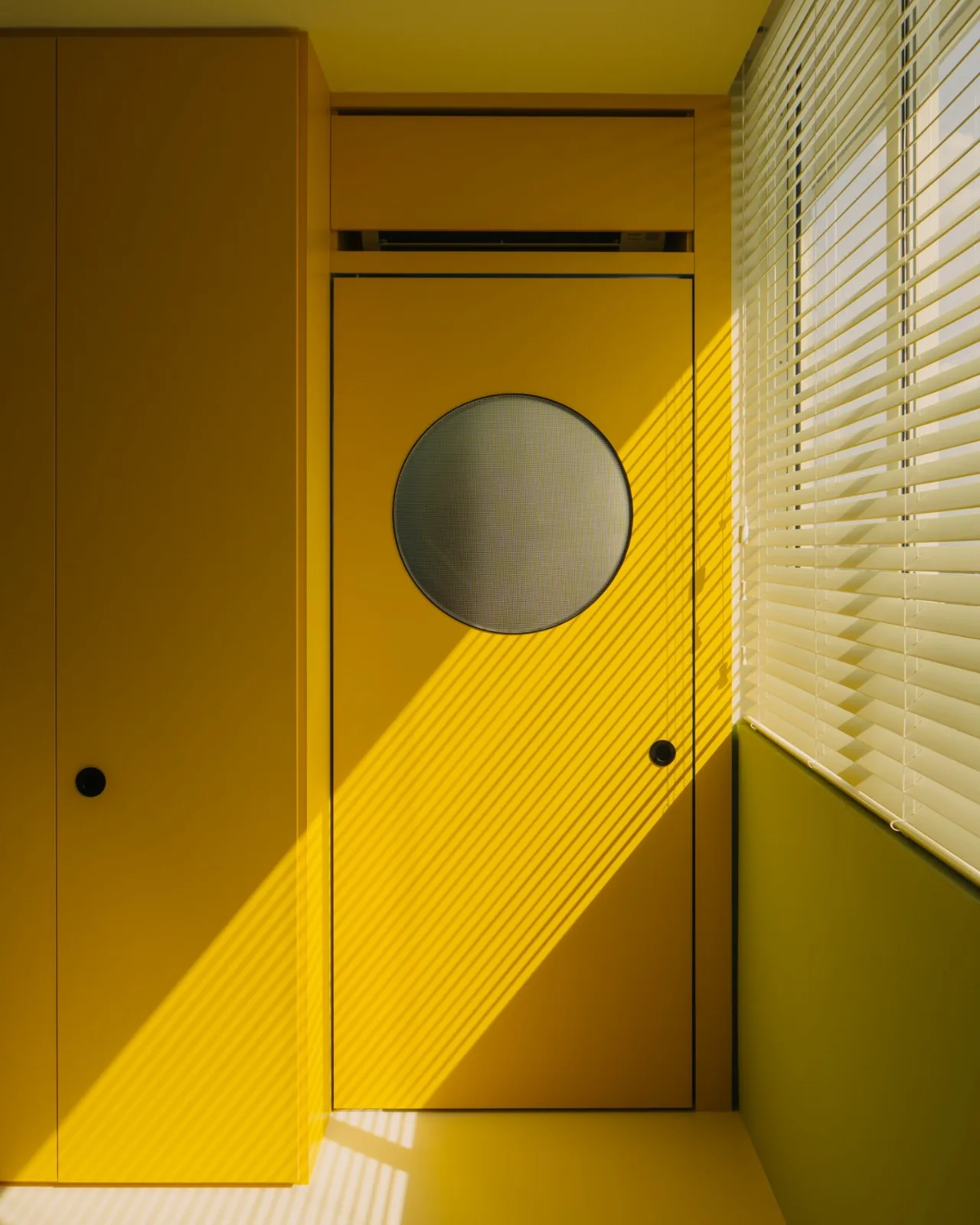 BIM Architecture | Home of Vibrant Colors: Renovation of Brutalist Apartments/SPARK in Singapore