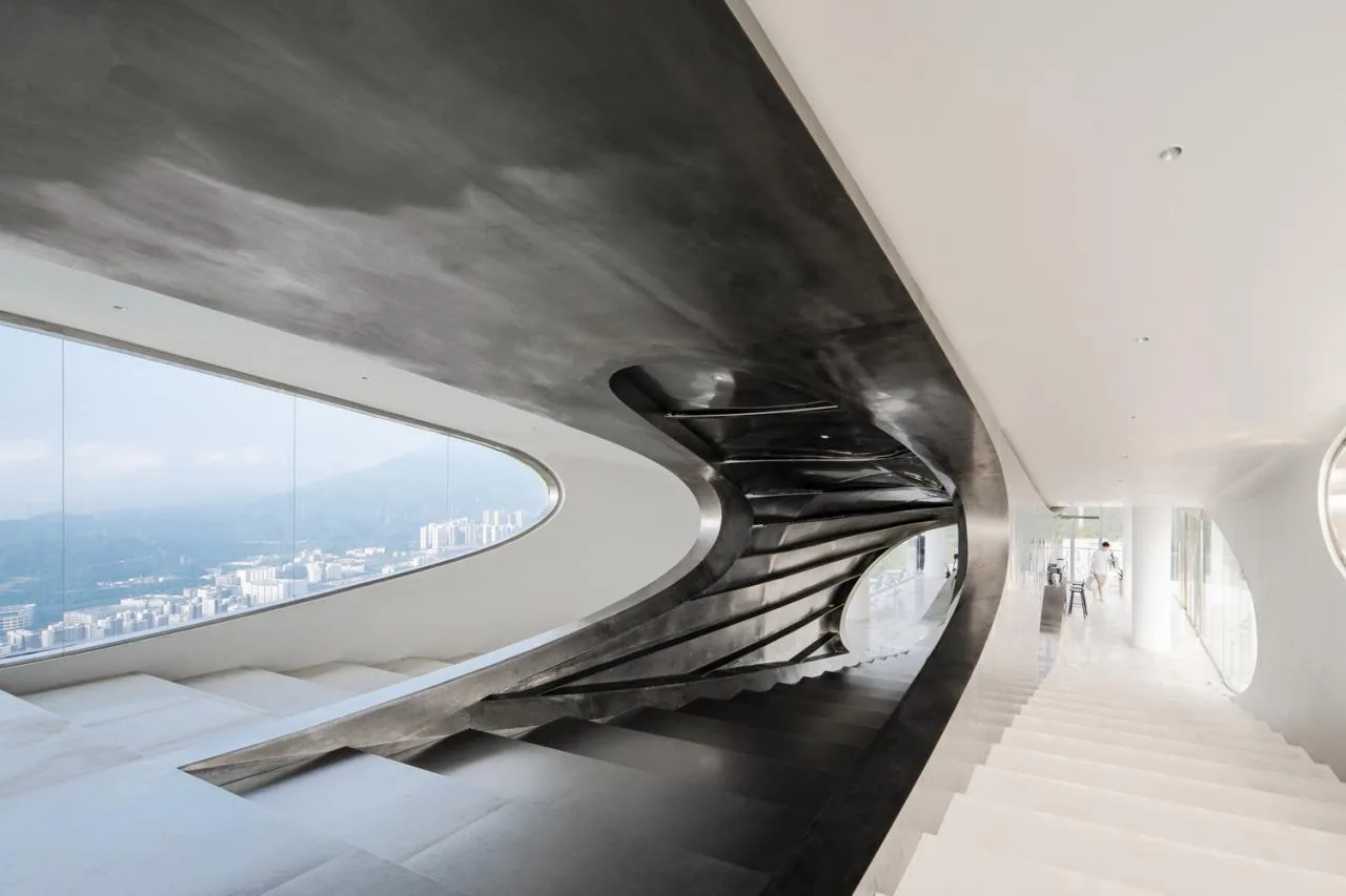 Interior space at Yunhai Station