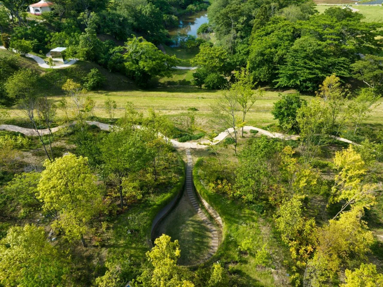 BIM Architecture | Clearing Fields on Sunny Days and Reading Books on Rainy Days, Farmers' Earth Library/Nakamura Taki Architectural Firm&  NAP