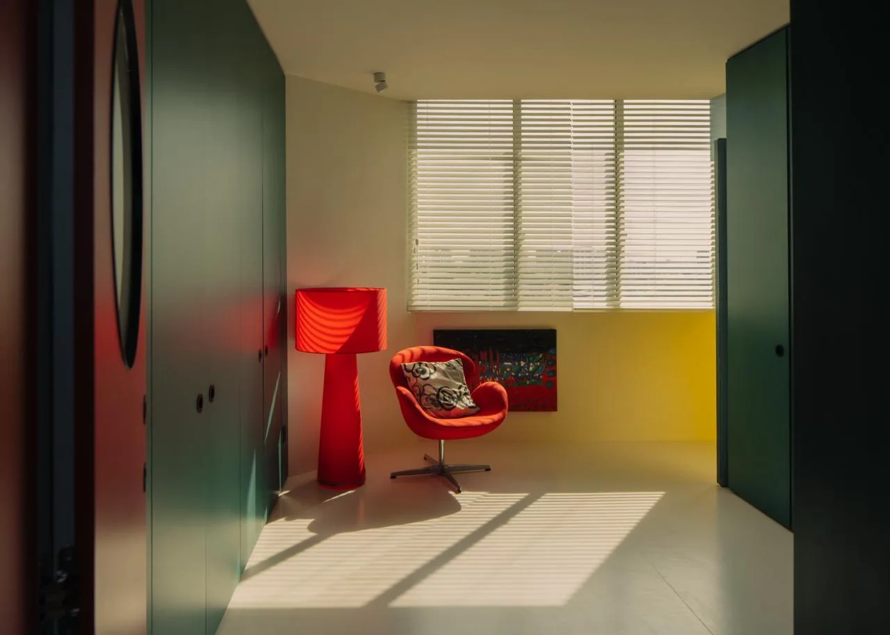 BIM Architecture | Home of Vibrant Colors: Renovation of Brutalist Apartments/SPARK in Singapore