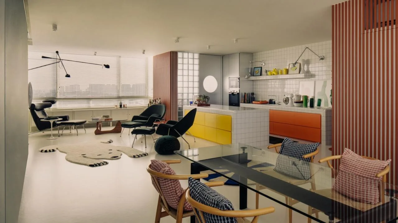 BIM Architecture | Home of Vibrant Colors: Renovation of Brutalist Apartments/SPARK in Singapore