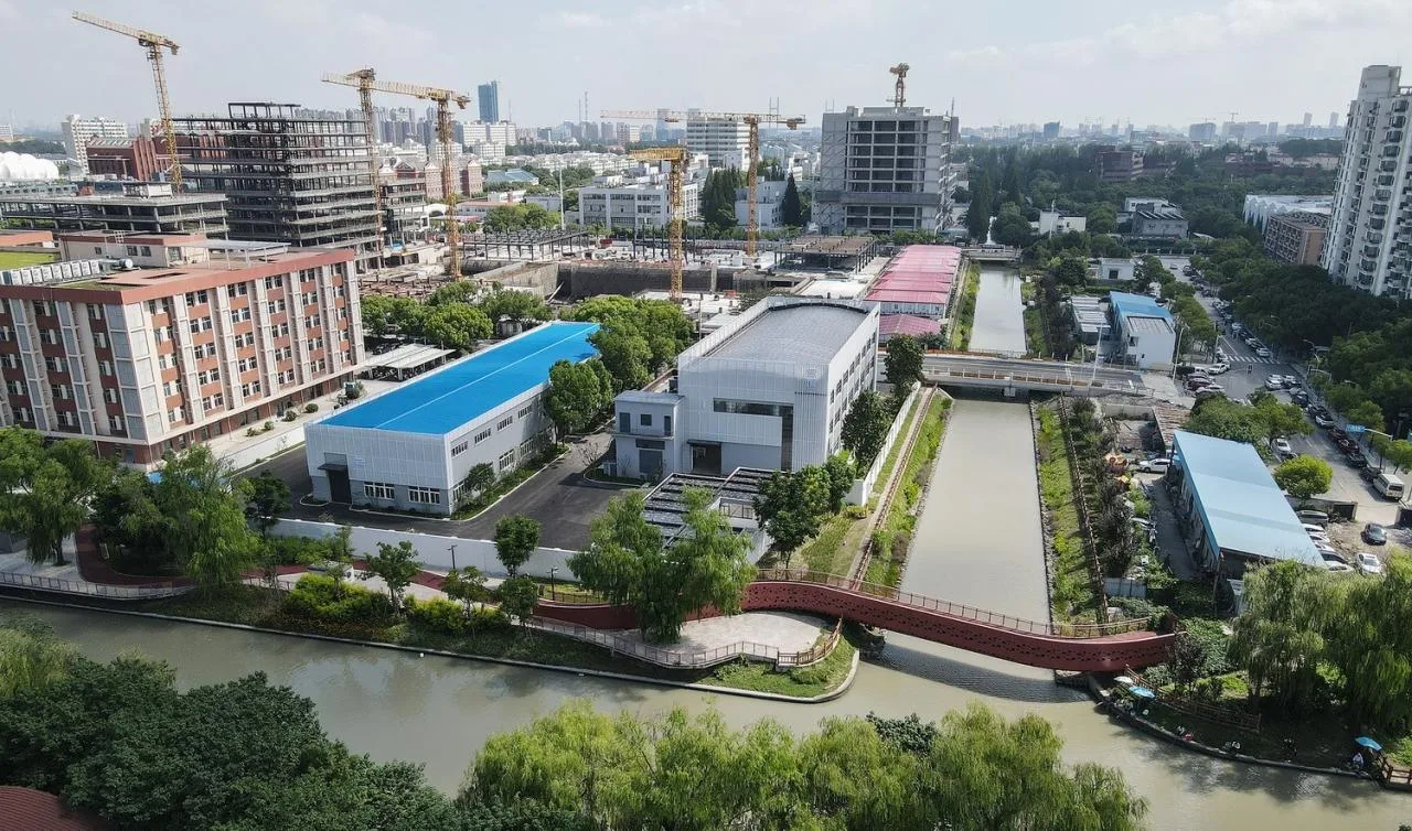 BIM Architecture | Floating Box: Cloud Future Industrial Park/Grid Design