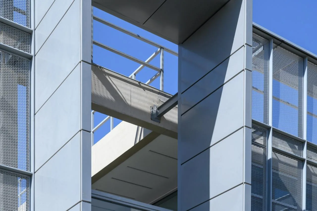 BIM Architecture | Biopharmaceutical Headquarters/Santiago Viale Lescano+Juan Manuel Ju á rez