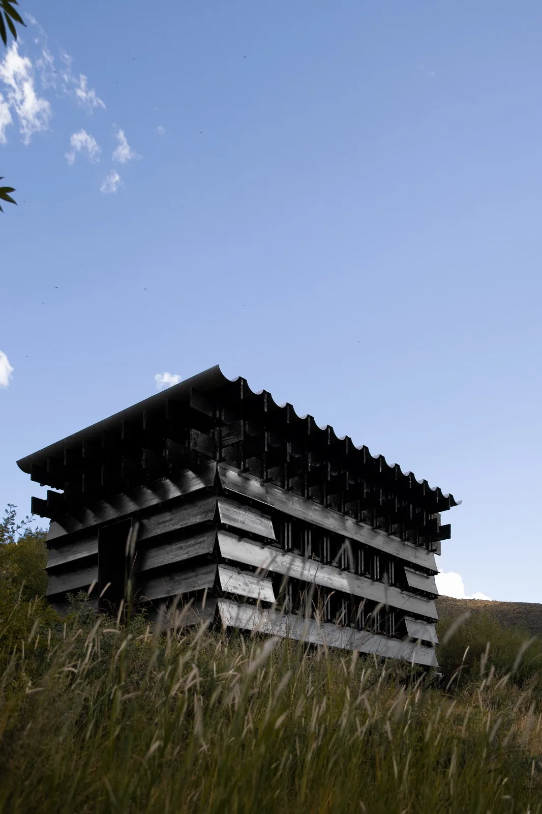 BIM Architecture | Bee Watching House in Shannan, Xizang/Moon Earth Architecture