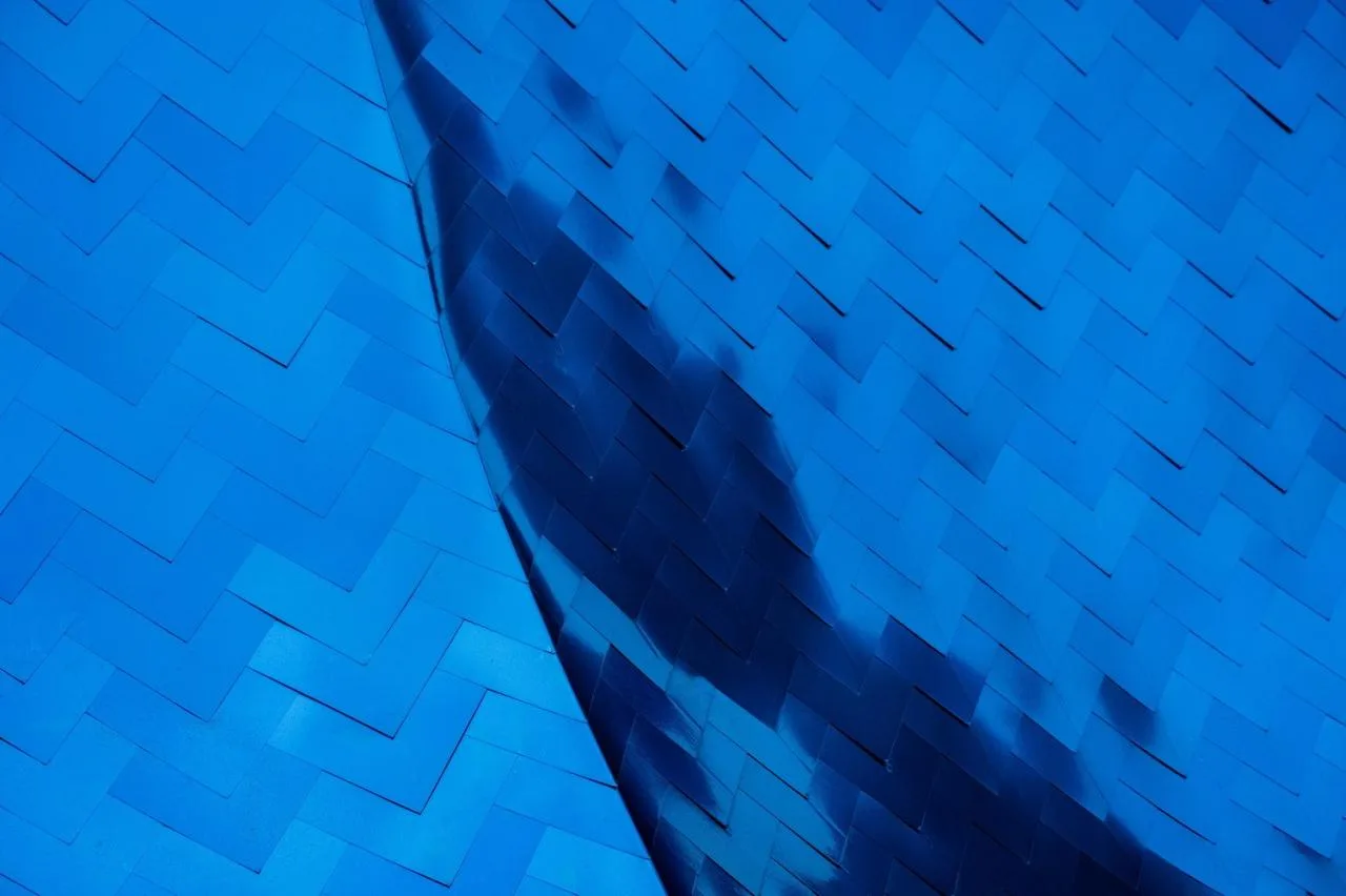 BIM Architecture | Qingqiu and Baiya: Under the undulating blue hills resembling waves, lies our 'swaying human world'/Wutopia Lab