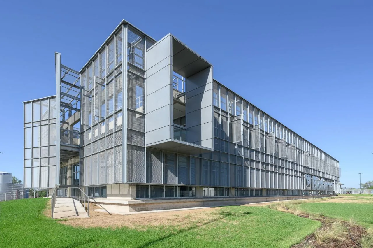 BIM Architecture | Biopharmaceutical Headquarters/Santiago Viale Lescano+Juan Manuel Ju á rez