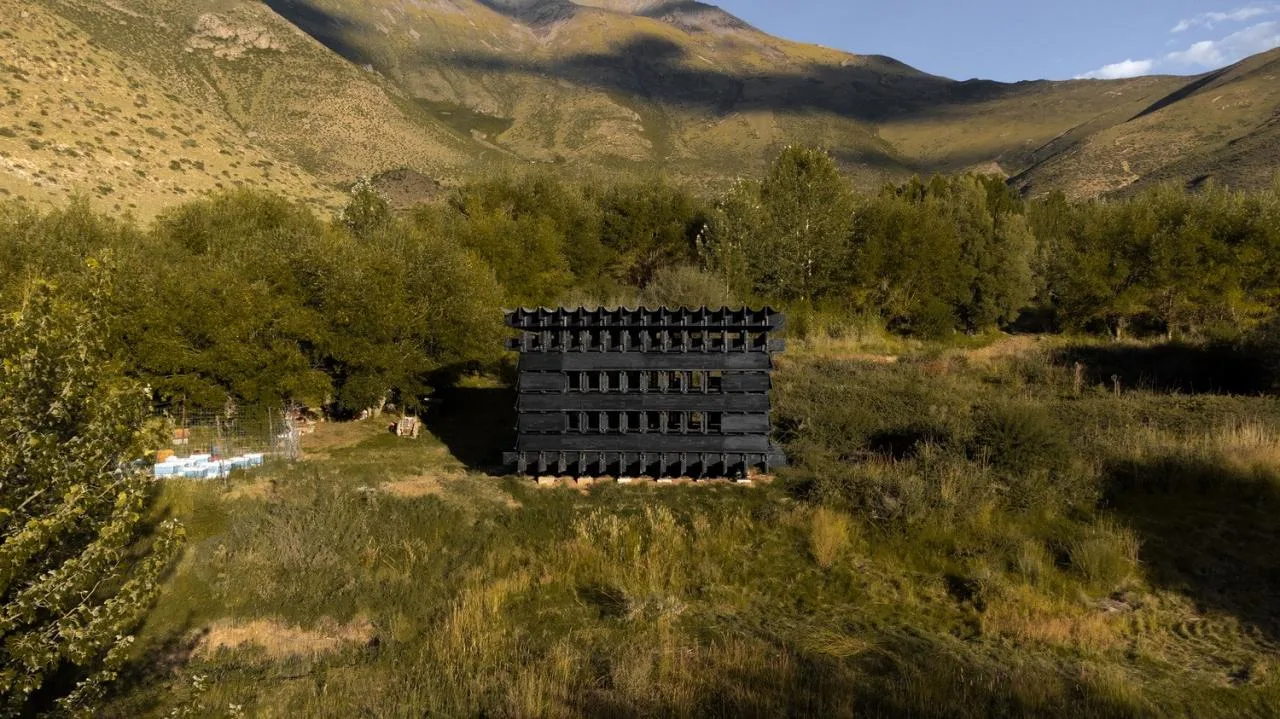 BIM Architecture | Bee Watching House in Shannan, Xizang/Moon Earth Architecture