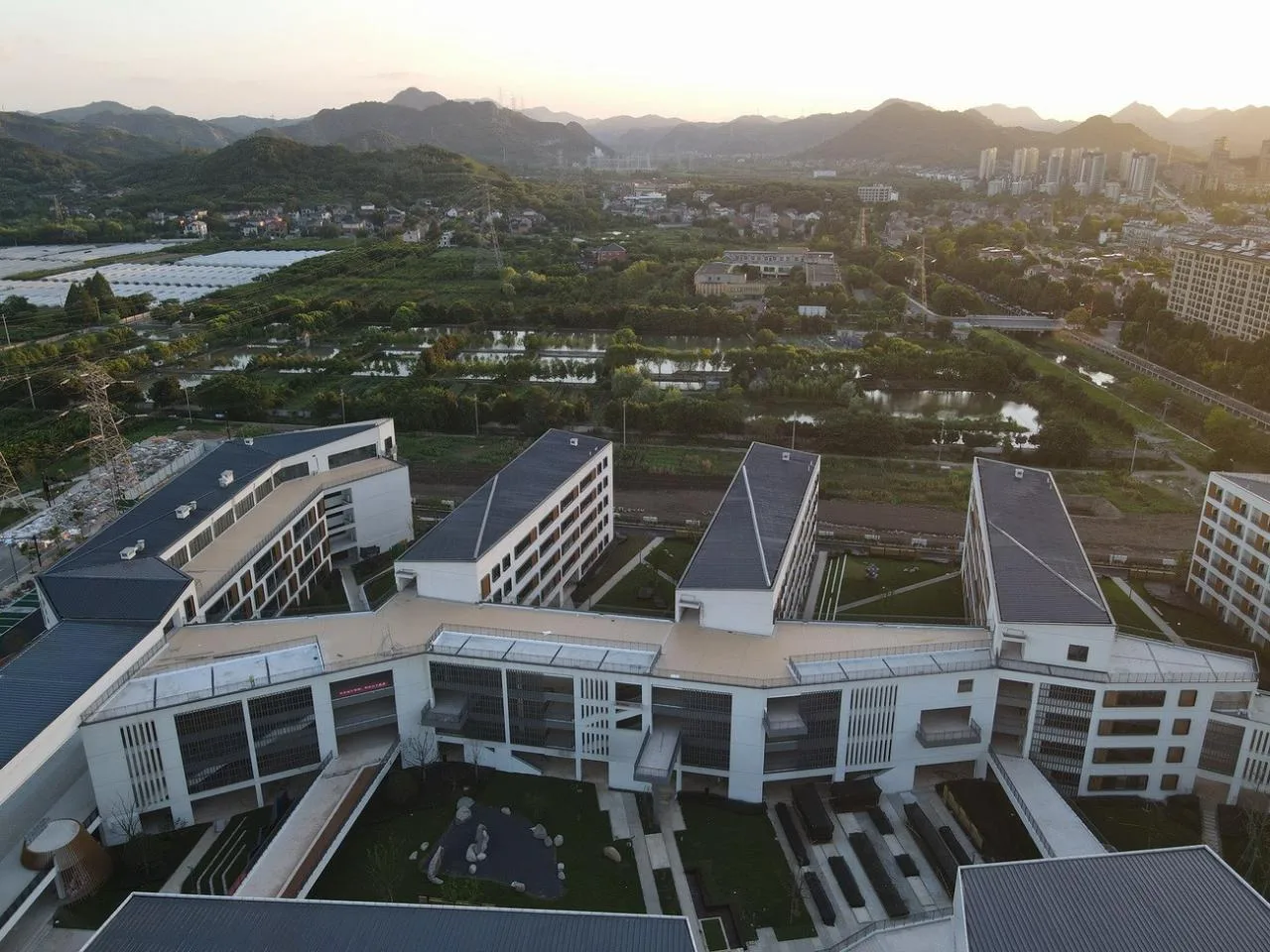BIM Architecture | Hangzhou Zhongtai Middle School Architectural Design/LZGC Quantum Architecture City Design Firm+Zhejiang Jianyuan Architectural Planning and Design Institute