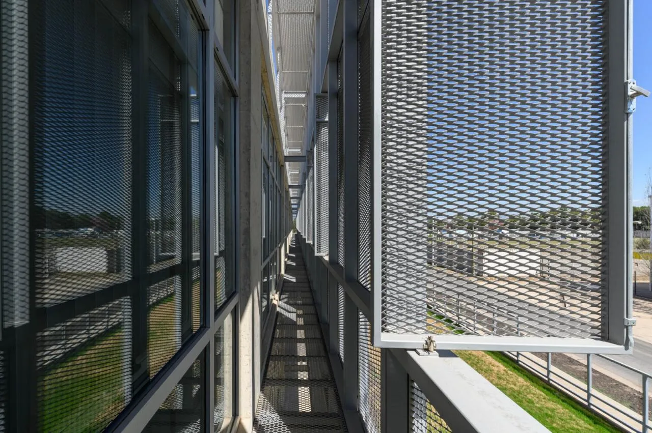 BIM Architecture | Biopharmaceutical Headquarters/Santiago Viale Lescano+Juan Manuel Ju á rez