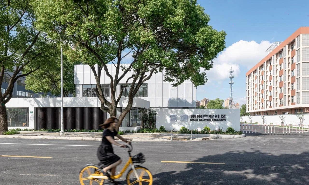 BIM Architecture | Floating Box: Cloud Future Industrial Park/Grid Design