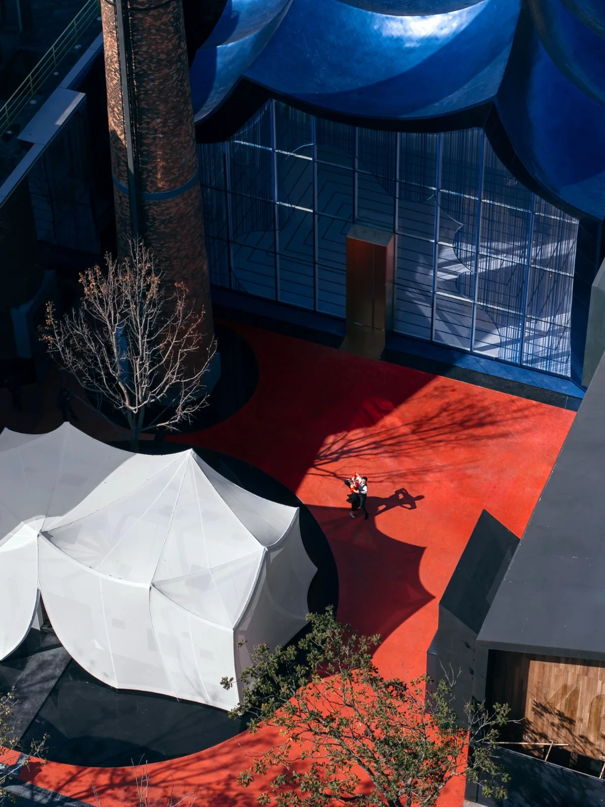 BIM Architecture | Qingqiu and Baiya: Under the undulating blue hills resembling waves, lies our 'swaying human world'/Wutopia Lab