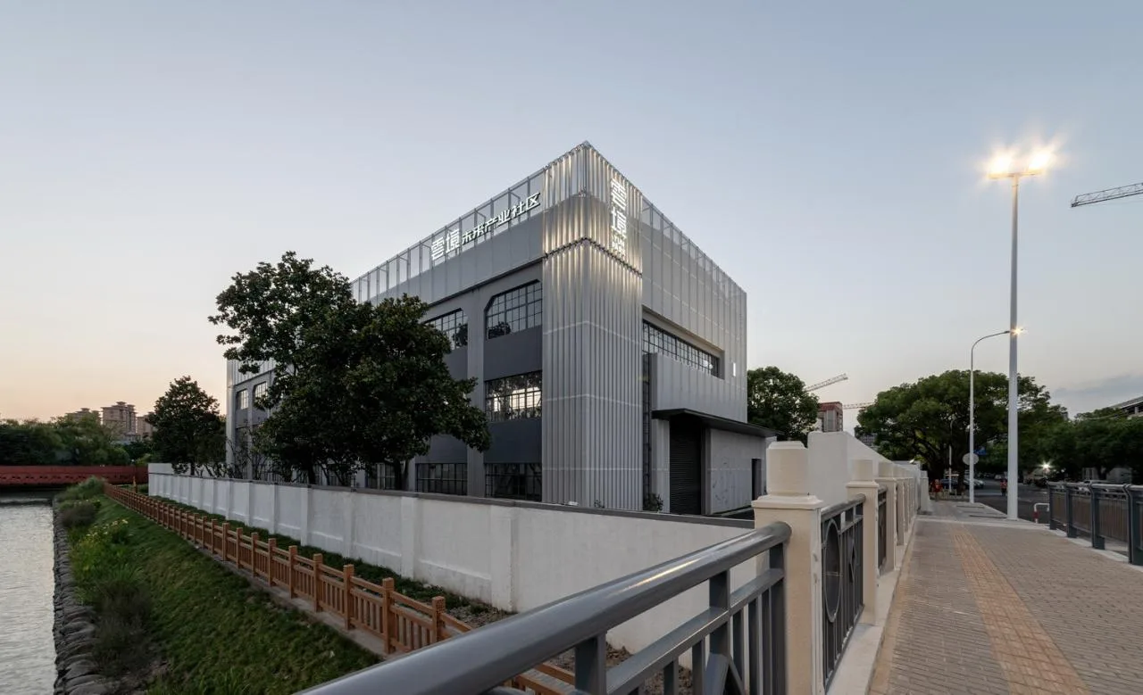 BIM Architecture | Floating Box: Cloud Future Industrial Park/Grid Design