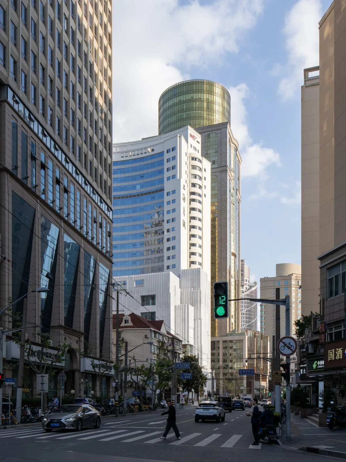 BIM Architecture | Building a New City with Books: Can 'People Who Don't Read' Save Bookstores? / Wutopia Lab