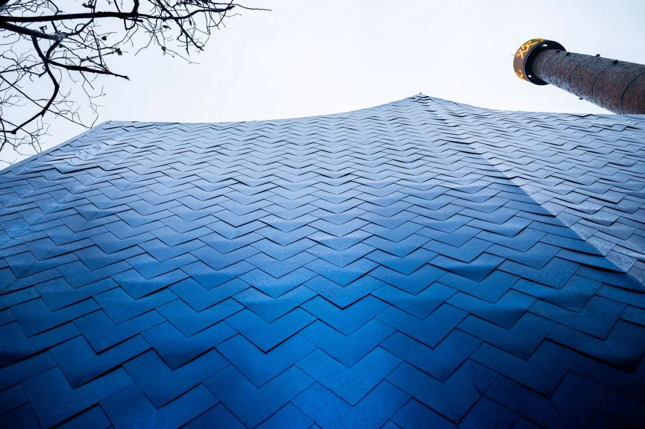 BIM Architecture | Qingqiu and Baiya: Under the undulating blue hills resembling waves, lies our 'swaying human world'/Wutopia Lab