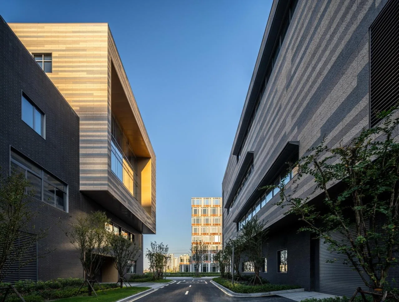 BIM Architecture | Industrial Upstairs Mode Iteration: Hangzhou Zhongenergy-saving (Fuyang) Environmental Protection Industrial Park/Line+Meng Fanhao's New Work